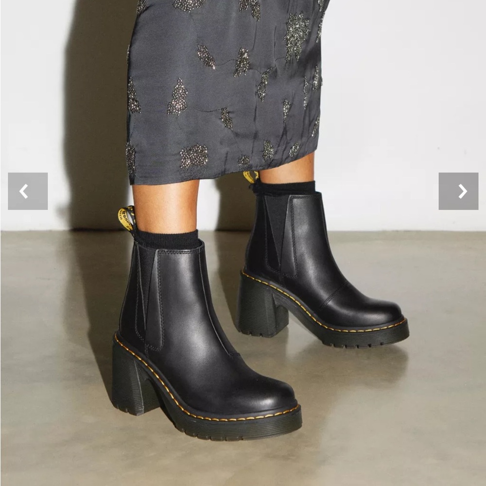 Dr. Marten “Spence” Flared Heel Chelsea Boot | Black | Leather | Size 10